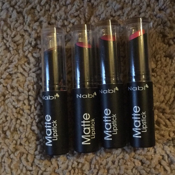 Matte lipstick - Picture 1 of 3